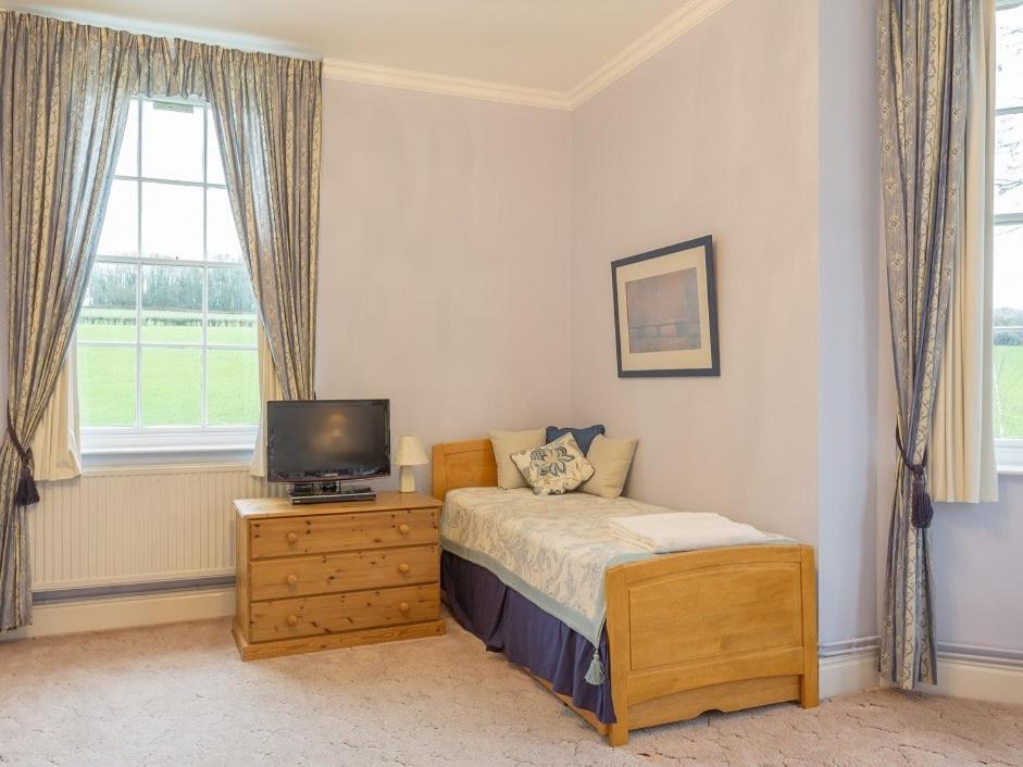 Marshwood Farm B&B And Shepherds Hut Dinton  Esterno foto