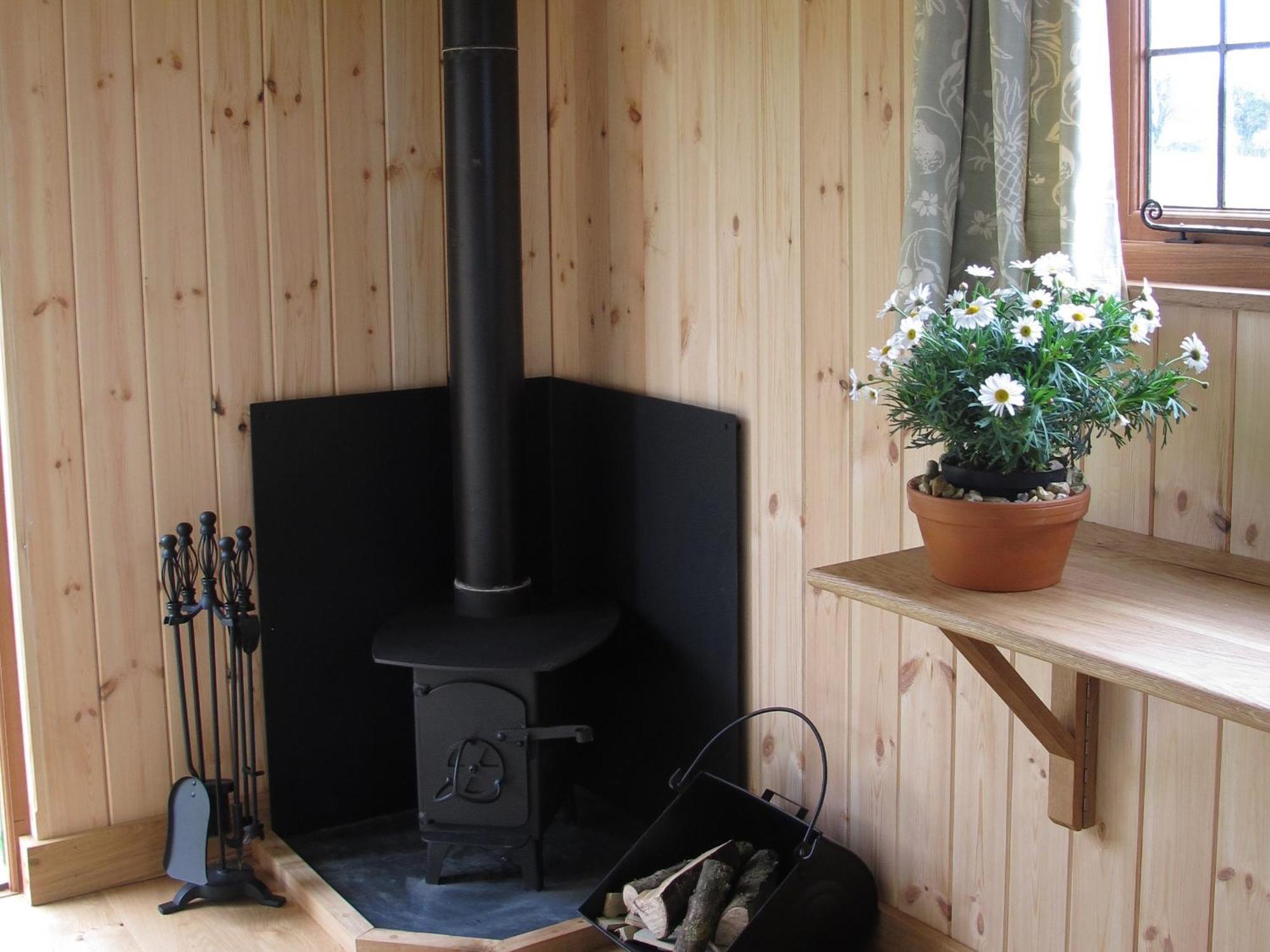Marshwood Farm B&B And Shepherds Hut Dinton  Esterno foto