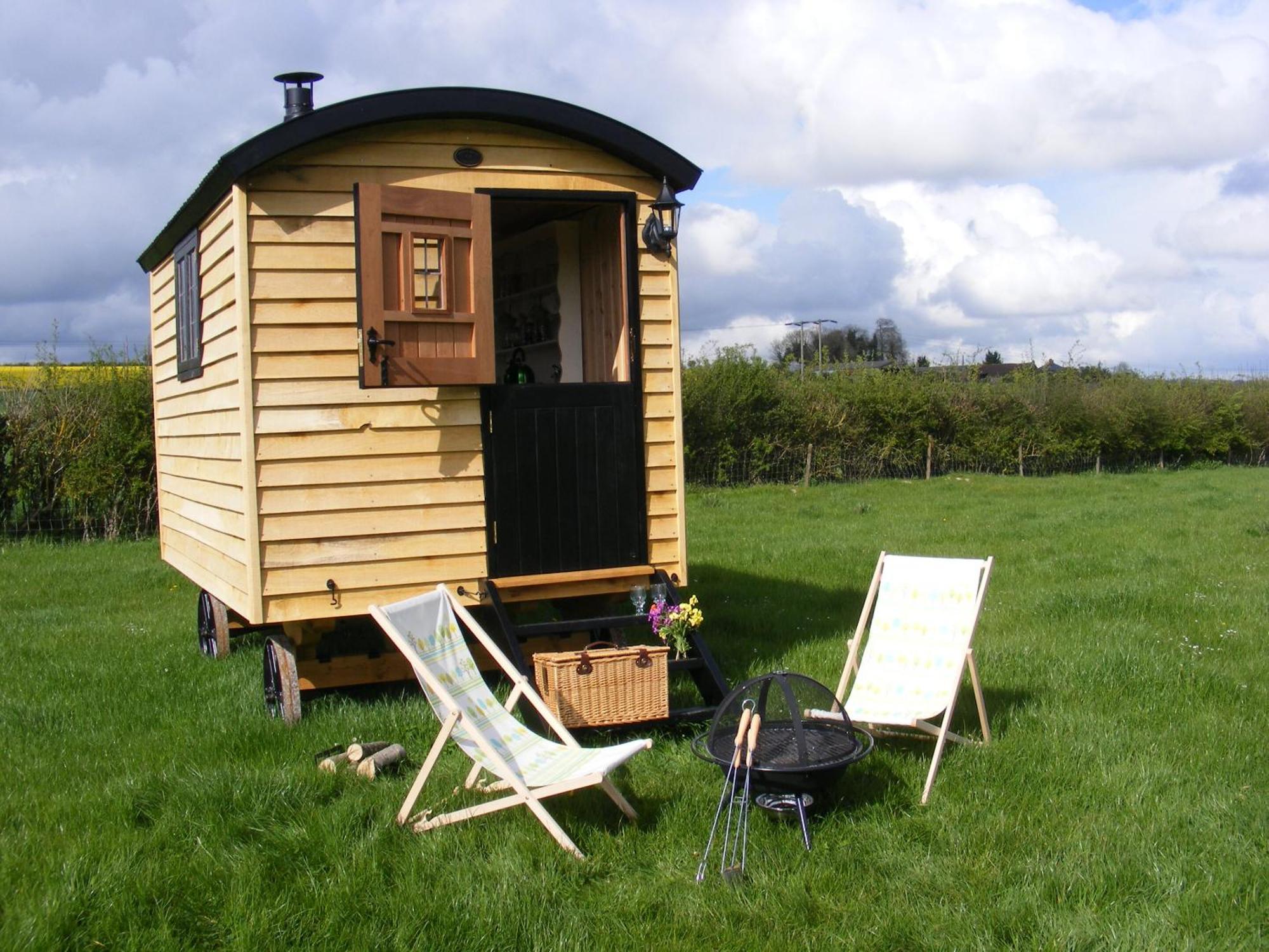Marshwood Farm B&B And Shepherds Hut Dinton  Esterno foto