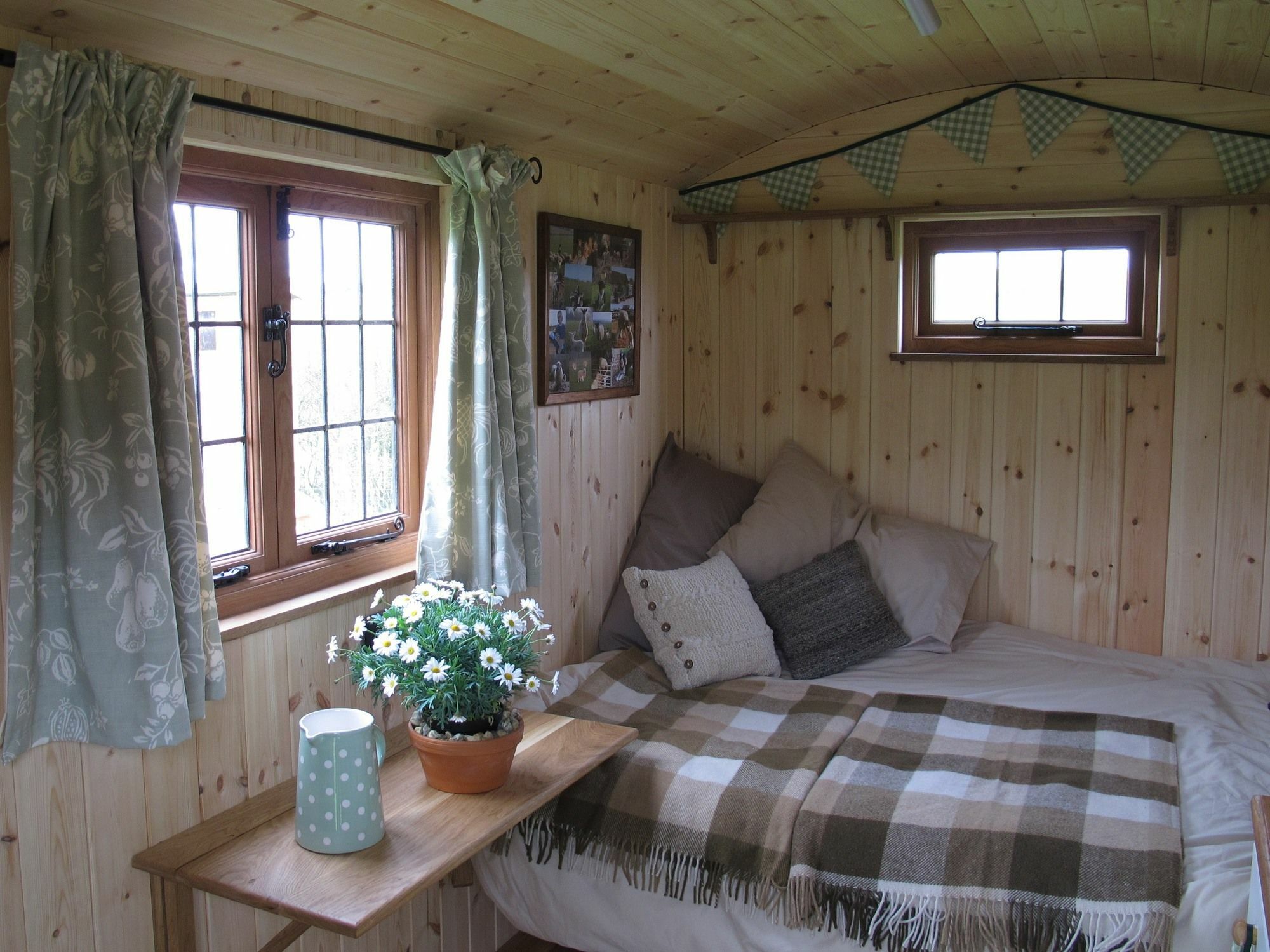 Marshwood Farm B&B And Shepherds Hut Dinton  Esterno foto